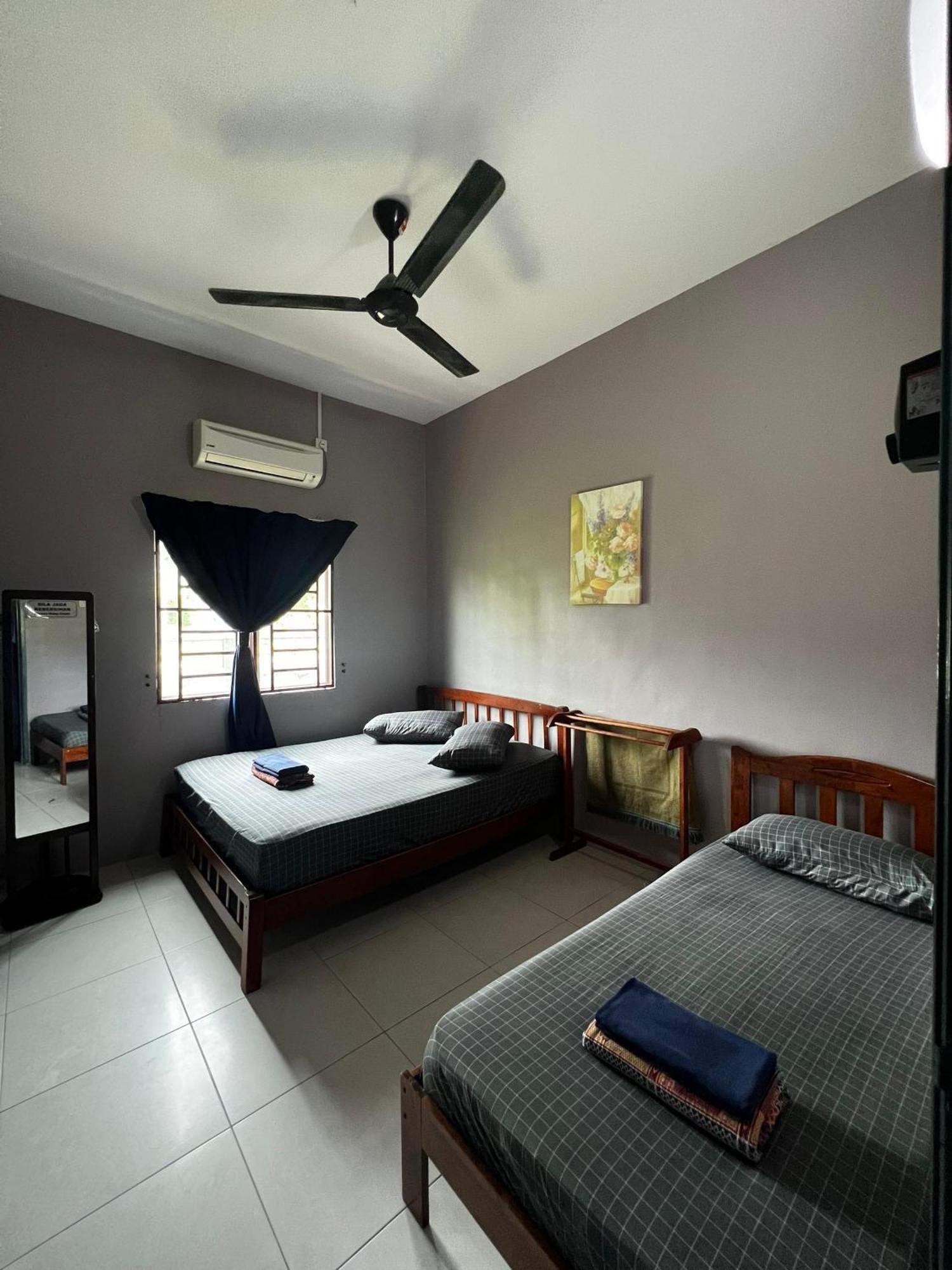 Taiping Homestay Husna Afina エクステリア 写真