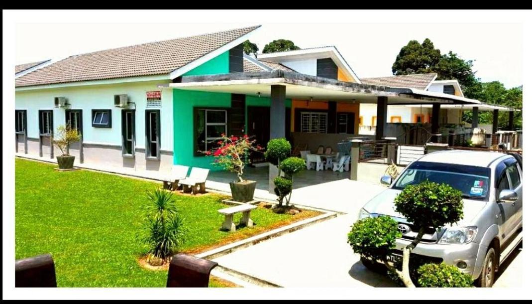 Taiping Homestay Husna Afina エクステリア 写真